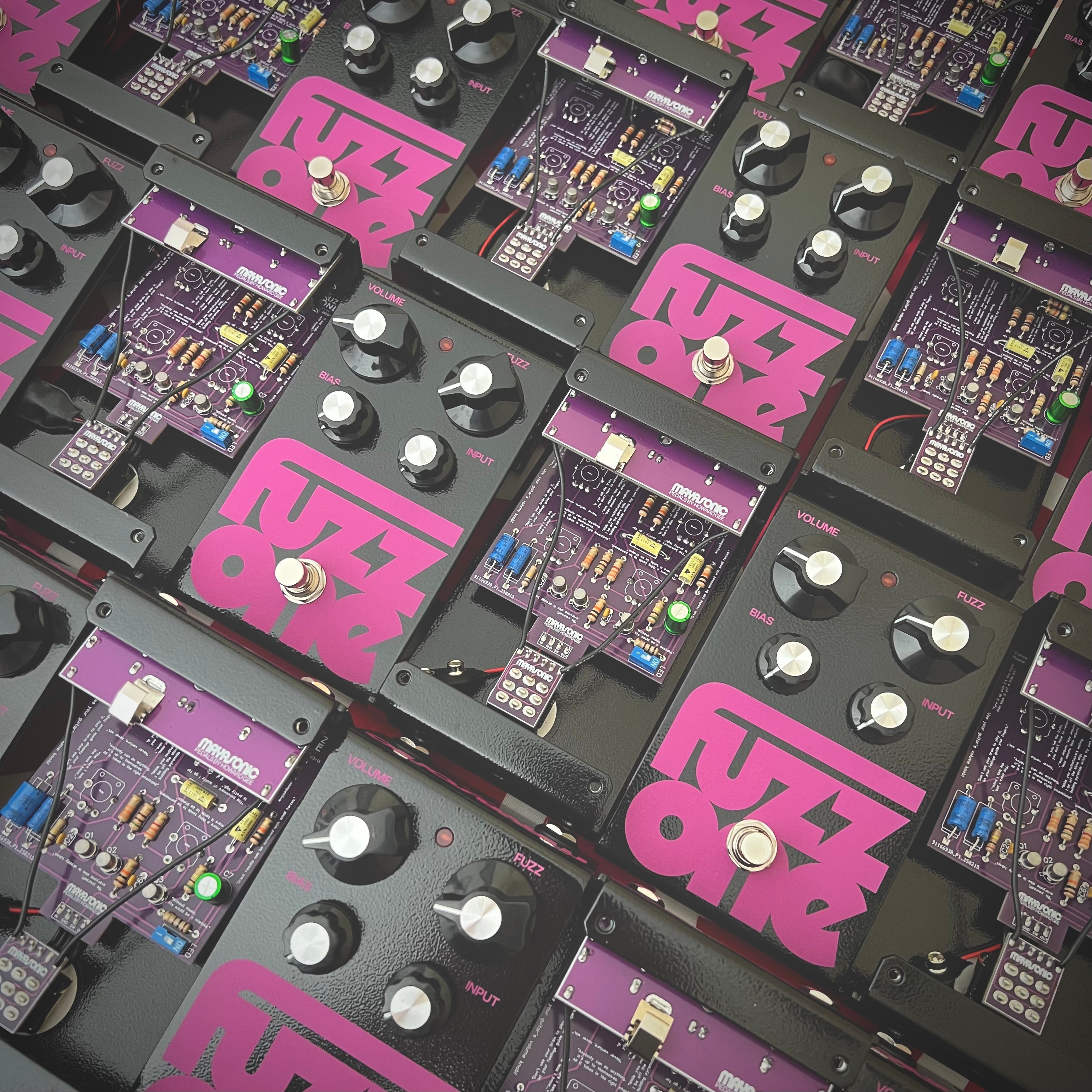 ギター Maya Devices FF-1 Fuzz Face ギター Maya Devices FF-1 Fuzz Face fuzz-faces-v0-frn1k6zvqy1e1.